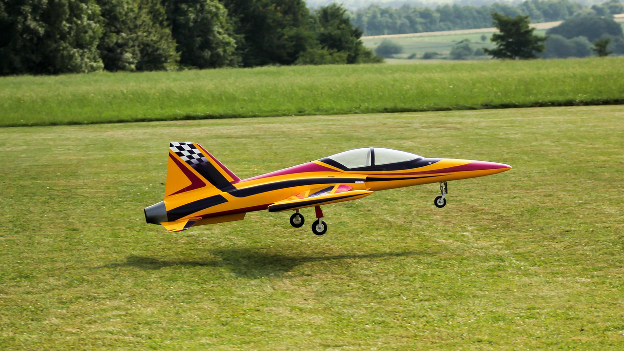 model flight 1096976 1280